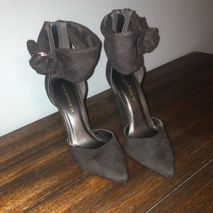 BRAND NEW black heels